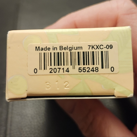 Clinique Stay-Matte Oil-Free Makeup Foundation In 09 Neutral - Picture 5 of 8